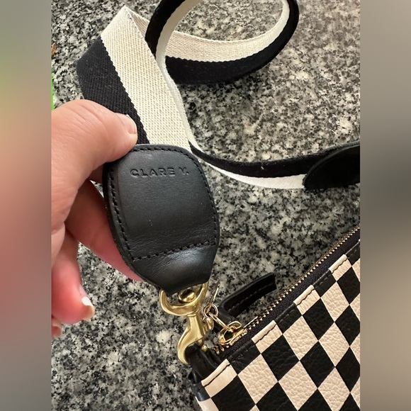 Clare V Checker wallet pouch with tabs and strap - Picture 8 of 9